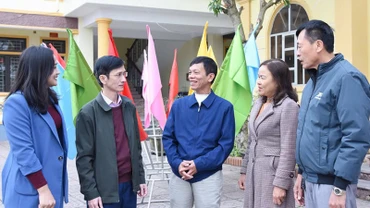 Đồng chí Phạm Viết Linh (sinh năm 1967), nguyên Chủ tịch Ủy ban Mặt trận Tổ quốc xã Trung Lộc cũ (Can Lộc), chia sẻ mong muốn nghỉ hưu trước tuổi với lãnh đạo đơn vị hành chính mới (thị trấn Đồng Lộc).