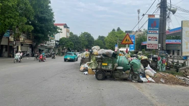 Rác thải ùn ứ tại thành phố Thanh Hóa.