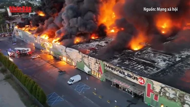 [Video] Ba Lan đóng cửa lãnh sự quán Nga vì vụ cháy chợ Marywilska 44