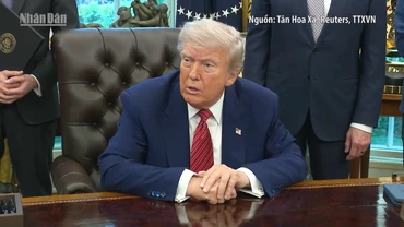 [Video] Ông Donald Trump dọa tăng thuế mạnh với hàng EU và iPhone