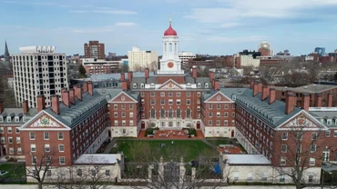 [Video] Đại học Harvard mất 8 tỷ USD tài trợ giữa căng thẳng với chính quyền tổng thống Trump 