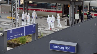[Video] Tấn công bằng dao tại ga Hamburg, Đức: 18 người bị thương