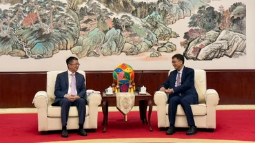 Đại sứ Phạm Thanh Bình hội kiến với đồng chí Trần Cương.