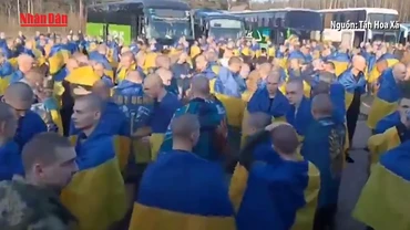 [Video] Nga, Ukraine tiến hành đợt trao đổi tù binh lớn nhất