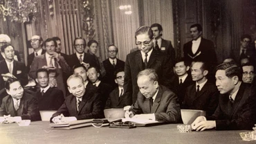 [Infographic] 8 nhân vật chủ chốt trong quá trình đàm phán và ký kết Hiệp định Paris 1973