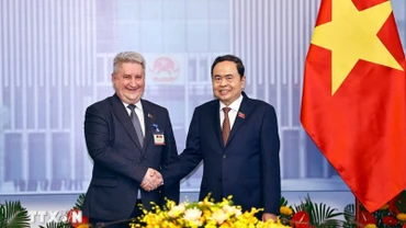 Chủ tịch Quốc hội Trần Thanh Mẫn tiếp Phó Chủ tịch Hạ viện Cộng hòa Belarus Ipatau Vadzim. (Ảnh: TTXVN)