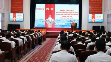Quang cảnh hội nghị về Quản lý, khai thác vũ khí trang bị kỹ thuật. 
