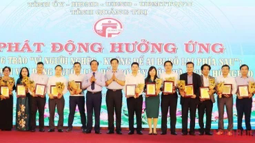 Lãnh đạo tỉnh Quảng Trị vinh danh các tổ chức tiêu biểu đã hỗ trợ nguồn lực cho Quỹ “Vì người nghèo” và công tác an sinh xã hội giai đoạn 2020-2022.