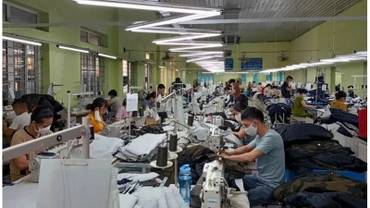 Sản xuất hàng dệt may tại Tổng công ty cổ phần Dệt may Nam Ðịnh. (Ảnh: Minh Đức)