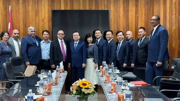 Bộ trưởng Xây dựng Nguyễn Thanh Nghị và đoàn công tác hội đàm với Bộ trưởng Xây dựng Cuba Rene Mesa Villafana và các đơn vị, doanh nghiệp xây dựng Cuba.