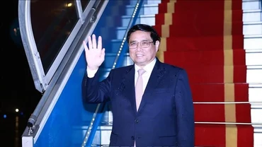 Thủ tướng Phạm Minh Chính lên đường thăm cấp Nhà nước tới Ấn Độ. (Ảnh: TTXVN)