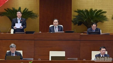 Chủ tịch Quốc hội Trần Thanh Mẫn và các Phó Chủ tịch Quốc hội chủ trì, điều hành nội dung thảo luận tại phiên họp. (Ảnh: Duy Linh)