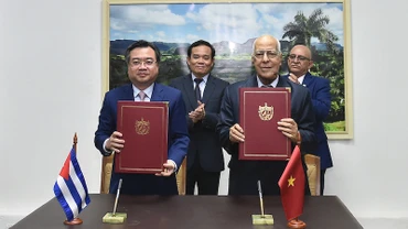 Ký kết Biên bản kỳ họp 41 Ủy ban liên chính phủ Việt Nam-Cuba.