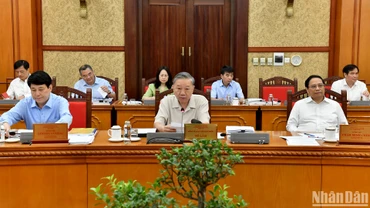 Tổng Bí thư, Chủ tịch nước Tô Lâm chủ trì họp Bộ Chính trị cho ý kiến về Đề án thành lập thành phố Huế trực thuộc Trung ương.