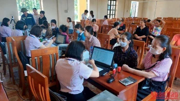 Người dân được tiếp cận nguồn vốn tín dụng chính sách ngay tại cơ sở.