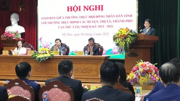 Thường trực Hội đồng nhân dân tỉnh Hưng Yên họp giao ban với Thường trực Hội đồng nhân dân các huyện, thị xã, thành phố bàn về thực hiện các giải pháp để tiếp tục nâng cao hiệu quả hoạt động của Hội đồng nhân dân các cấp trong thực hiện nhiệm vụ phát triển kinh tế-xã hội.
