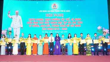 Tuyên dương các tập thể có thành tích xuất sắc trong thực hiện Chỉ thị số 05-CT/TW.