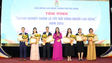Tặng Bằng khen cho doanh nghiệp chăm lo tốt đời sống người lao động