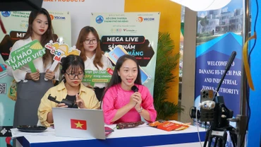 Livestream giới thiệu, quảng bá sản phẩm OCOP, công nghiệp nông thôn tiêu biểu của các doanh nghiệp.