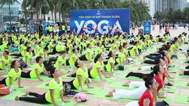 1.500 người đồng diễn Yoga 