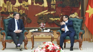 Thủ tướng Phạm Minh Chính tiếp ông Philippe Tabarot, Bộ trưởng Phụ trách giao thông Pháp.