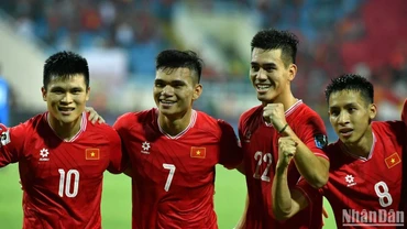 Đội tuyển Việt Nam có sự cải thiện trên bảng xếp hạng FIFA. (Ảnh: TRẦN HẢI)