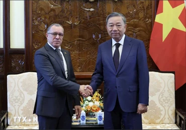 Chủ tịch nước Tô Lâm tiếp Đại sứ Colombia Miguel Angel Rodriguez Melo. Ảnh: Nhan Sáng/TTXVN.