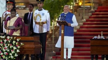 Ông Narendra Modi trở thành người thứ hai, sau cựu Thủ tướng Jawaharlal Nehru, được bầu giữ chức Thủ tướng 3 nhiệm kỳ liên tiếp. Nguồn: AP/TTXVN.