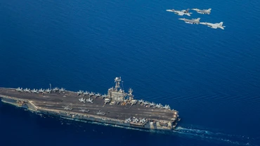 [Video] Biển Đỏ dậy sóng: Tàu sân bay Mỹ bị Houthi tấn công, Mỹ bắn hạ 11 UAV đáp trả