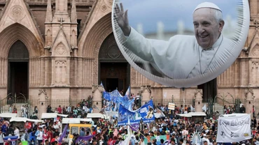 [Video] Vatican công bố ảnh Đức Giáo hoàng Francis trong bệnh viện