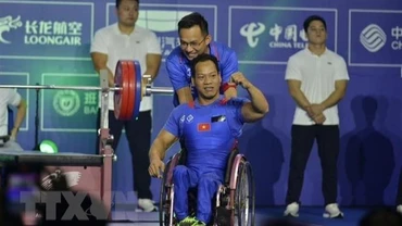 Vận động viên cử tạ Lê Văn Công. (Ảnh: TTXVN phát)