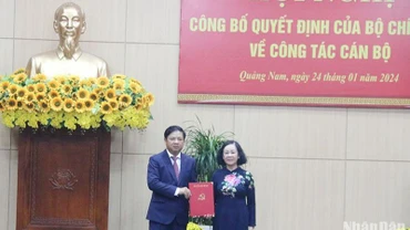 Đồng chí Trương Thị Mai, Ủy viên Bộ Chính trị, Thường trực Ban Bí thư, Trưởng Ban Tổ chức Trung ương trao quyết định điều động, chỉ định đồng chí Lương Nguyễn Minh Triết giữ chức Bí thư Tỉnh ủy Quảng Nam nhiệm kỳ 2020-2025.