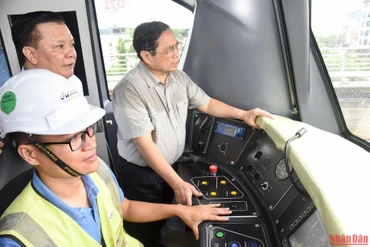 Thủ tướng Phạm Minh Chính kiểm tra tiến độ Dự án đường sắt đô thị Nhổn-Ga Hà Nội