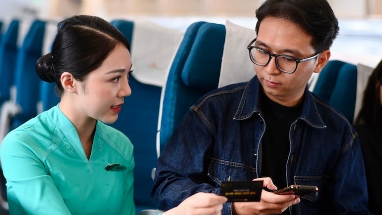 vietnam-airlines-tang-ba-c-hoa-n-thia-n-da-ch-va-internet-tran-may-bay-mang-a-an-trai-nghia-m-kat-na-i-thua-n-tia-n-cho-ha-nh-khach.jpg