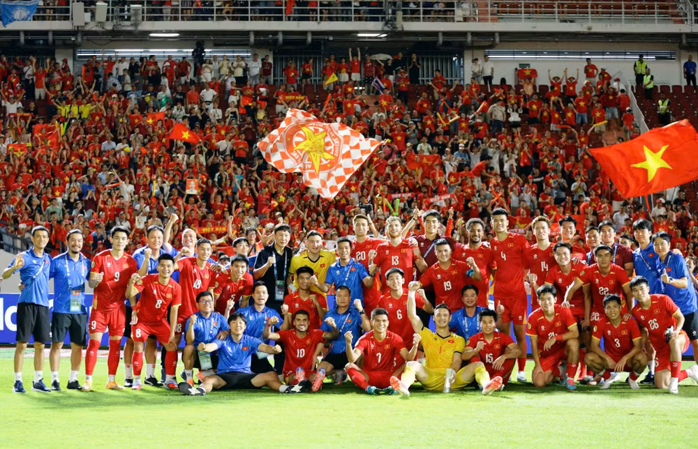 Các cầu thủ cần nhanh chóng trở lại mặt đất, sẵn sàng chinh phục ASIAD 20 và FIFA ASEAN Cup diễn ra vào tháng 9 tới.