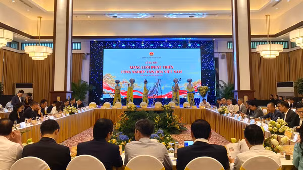 Tiết mục nghệ thuật tại Lễ ra mắt Mạng lưới phát triển công nghiệp văn hóa Việt Nam. (Ảnh: HIỀN TÂM)