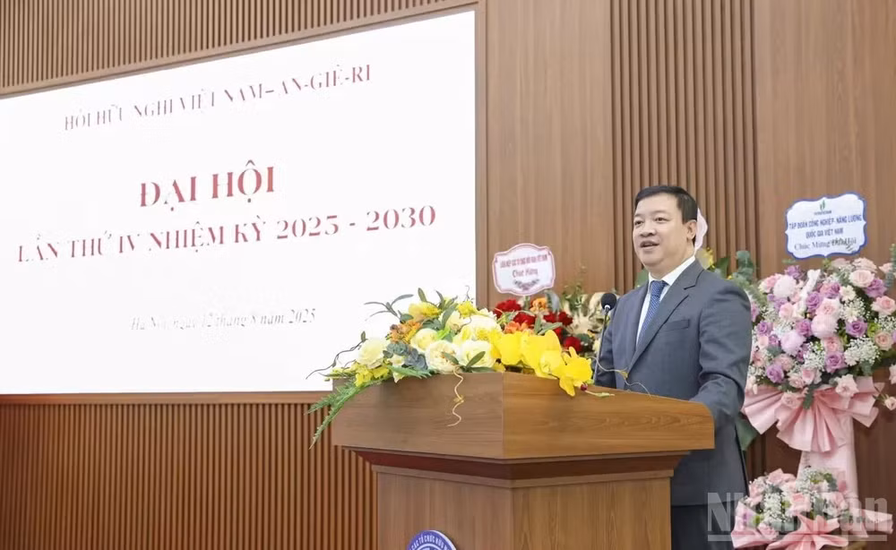 ndo_br_thuc-day-giao-luu-nhan-dan-viet-nam-algeria-trong-giai-doan-moi-20250812174331.jpg