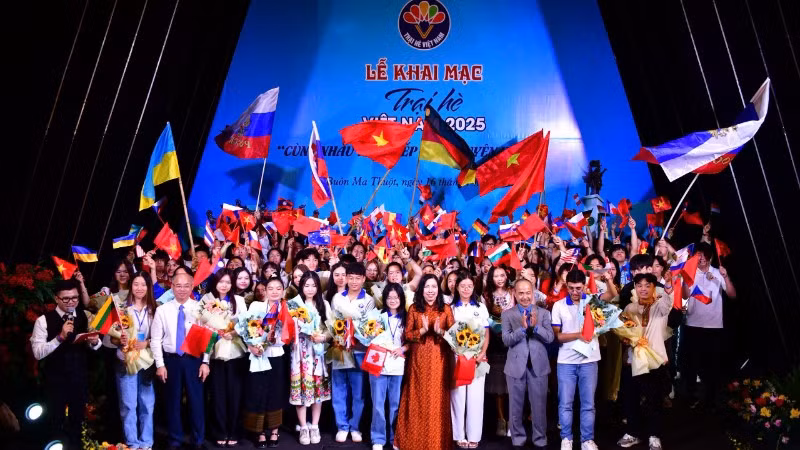Lễ khai mạc Trại hè Việt Nam năm 2025. (Ảnh: Ủy ban Nhà nước về người Việt Nam ở nước ngoài cung cấp)