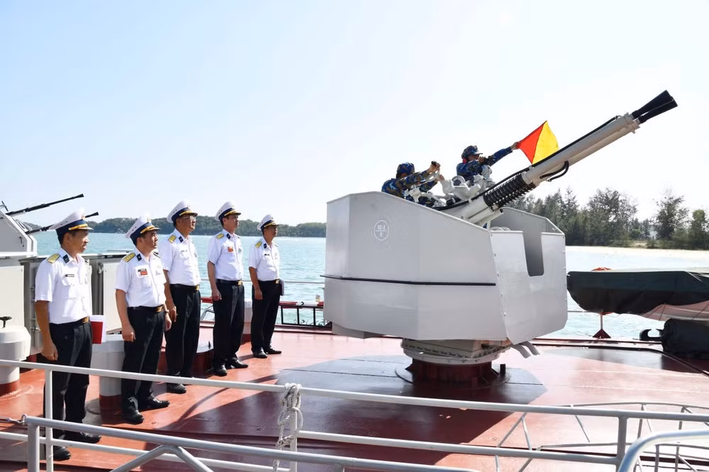 3-doan-cong-tac-kiem-tra-cong-tac-sscd-tai-tau-253-hai-doi-512-lu-doan-127.jpg