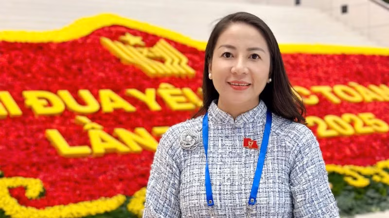 Bà Tạ Thùy Liên, Trưởng ban Liên lạc Hội người Việt Nam tại Singapore. 