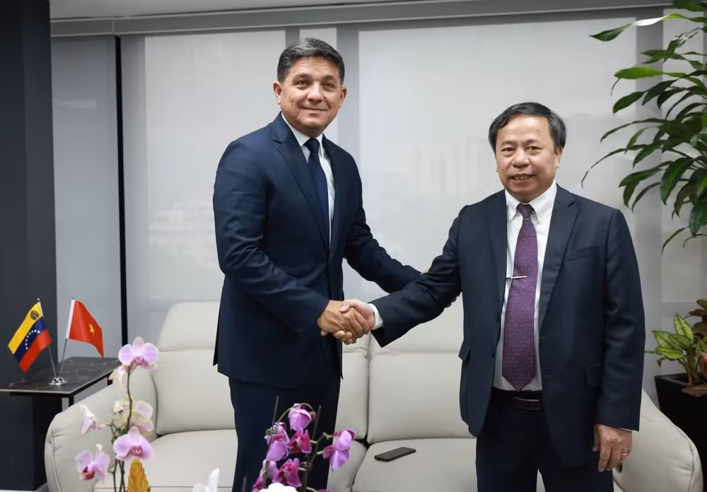 pho-tong-thong-jorge-marquez-va-gsts-nguyen-hong-son-giam-doc-vien-khoa-hoc-nong-nghiep-viet-nam-2.jpg