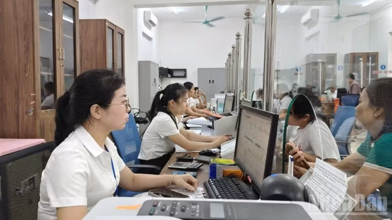 Trung tâm phục vụ hành chính công xã Yên Bình đi vào hoạt động với 13 cán bộ, công chức. 