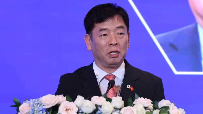 Đại sứ Việt Nam tại Hàn Quốc Vũ Hồ đã tham dự và phát biểu tại Diễn đàn Maekyung 2026 diễn ra ngày 20/5 tại Thành phố Hồ Chí Minh.