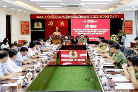 Các đại biểu dự hội nghị.