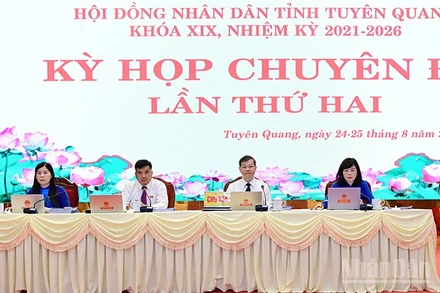 Chủ tọa kỳ họp.