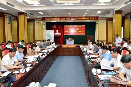 Ban Thường vụ Tỉnh ủy Tuyên Quang đã họp, quyết định thành lập 22 đoàn kiểm tra công tác lãnh đạo, chỉ đạo, tổ chức thực hiện nhiệm vụ chính trị sau hợp nhất, sáp nhập tại các xã, phường.