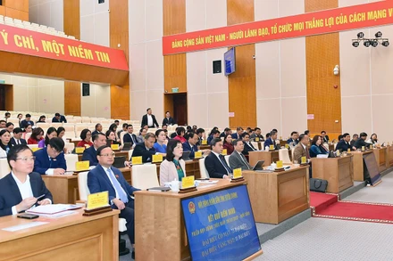 Đại biểu dự kỳ họp.