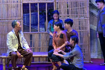 "Bác Hồ-Một tình yêu bao la" mang đến những câu chuyện đời thường, giản dị về Bác. (Ảnh: THƯƠNG NGUYỄN)