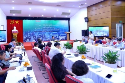 Quang cảnh tọa đàm.