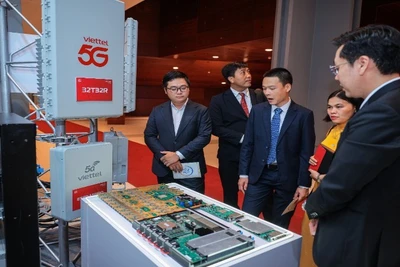 Trình diễn sản phẩm công nghệ chiến lược tại sự kiện do Bộ Khoa học và Công nghệ tổ chức.